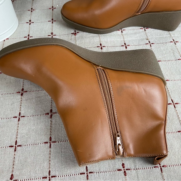 Aerosoles “Brandi” Wedge Bootie Sz 7.5 Brown Faux Leather Ankle Boots Comfy Boot - Picture 7 of 8